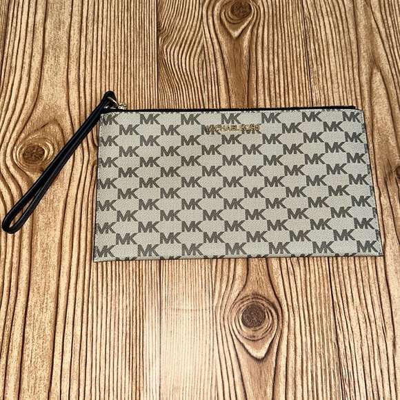 Michael Kors Jet Set Logo Coated Canvas Pouch - Picture 2 of 7